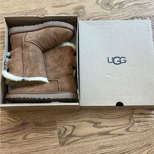 Womens Uggs size 9